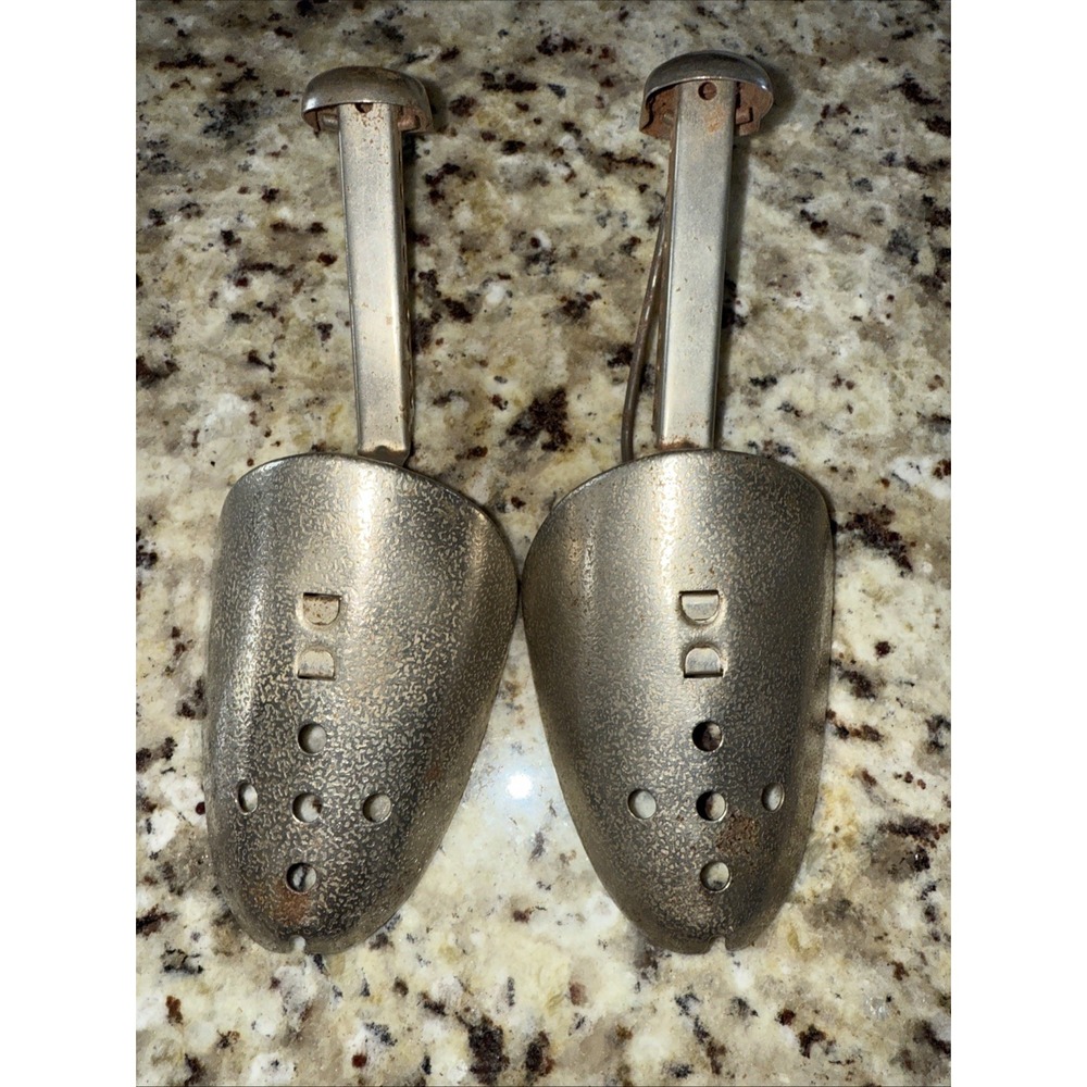 Vintage  Metal Adjustable‎ Shoe Forms, Shoe Collectible. 4475
